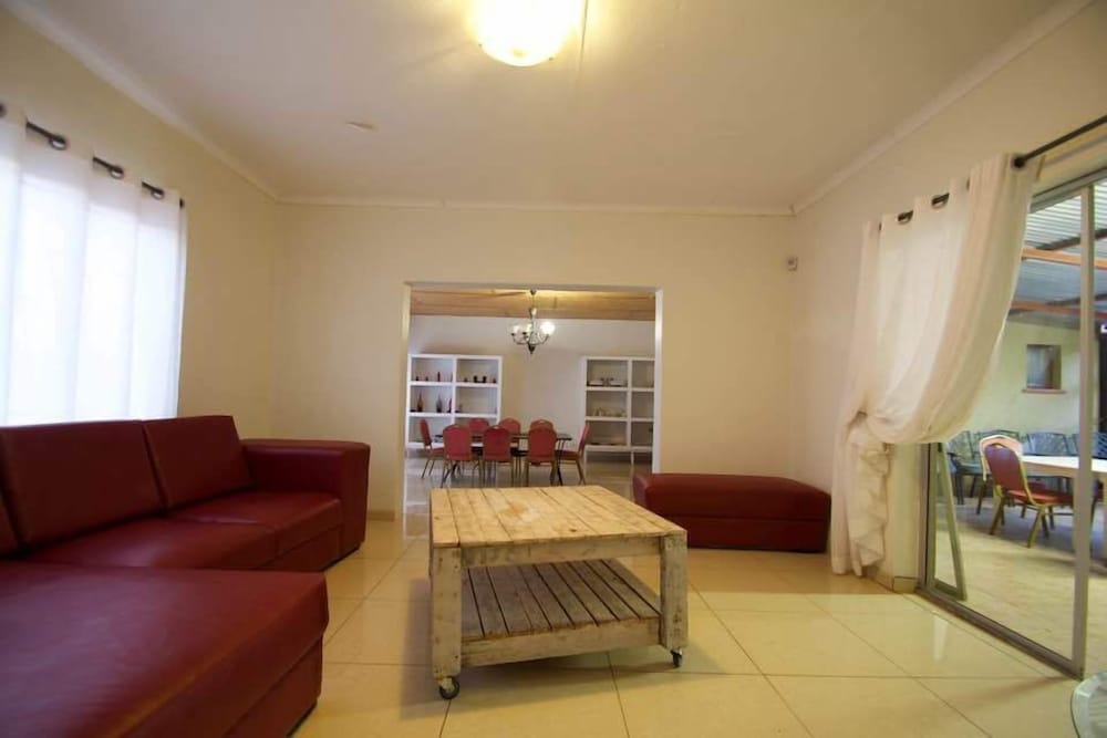 Mo-Nize Villa Guesthouse