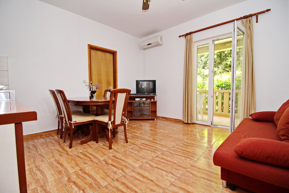 Apartments Veselka