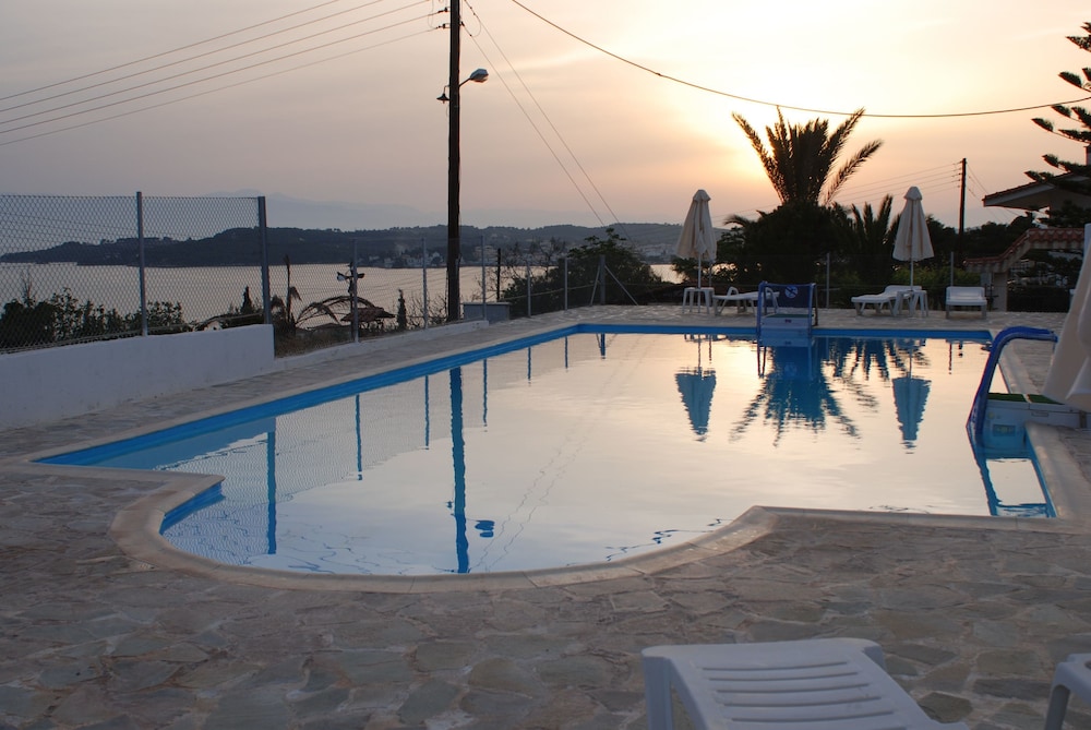 Long View Resort & Spa Rooms & Apartments view 5