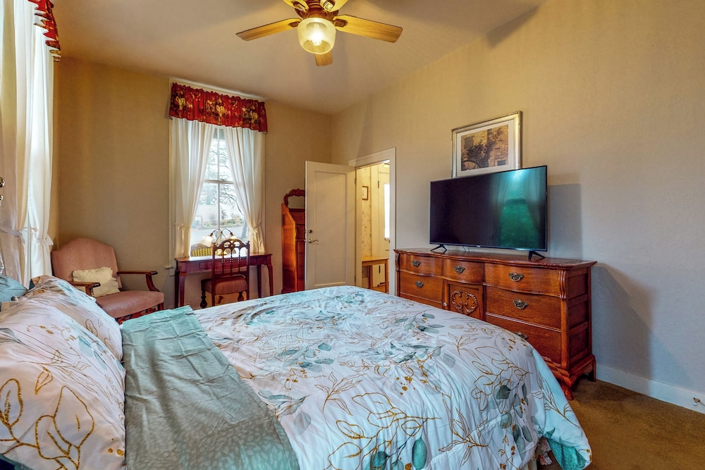 Forbestown Retreat: Easy Access to Clear Lake