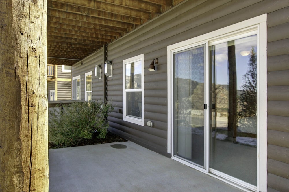 Nisa Mountain 36 2 Bedroom Condo by RedAwning view 5