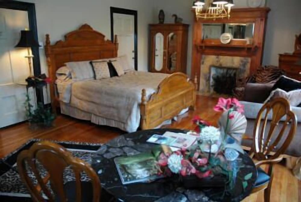 Boggs Mansion
