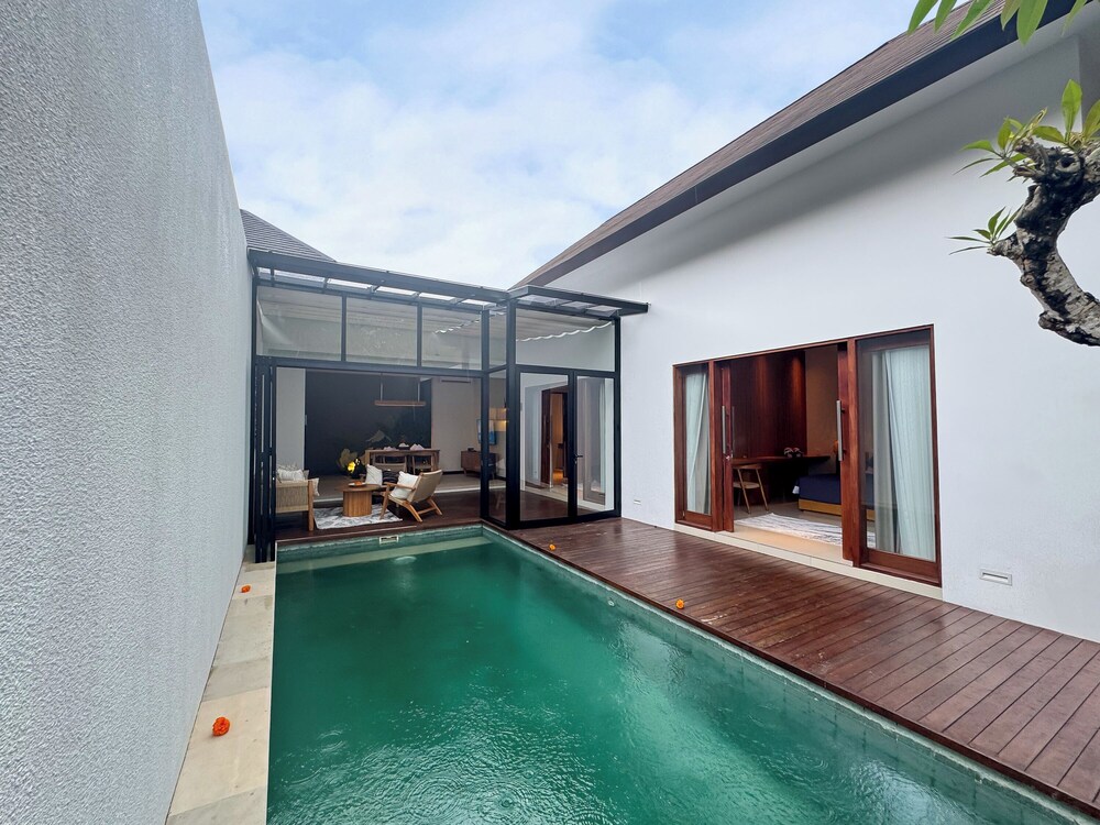 Silk Umalas by Nagisa Bali