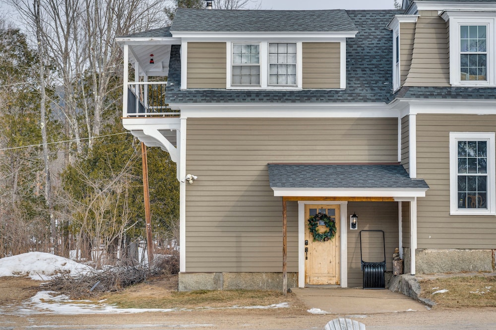 1 Mi to Cranmore Mountain: Charming Conway Apt!