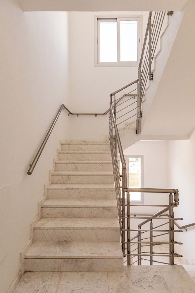 YAMAS Urban Living Platinum 77 Apartments