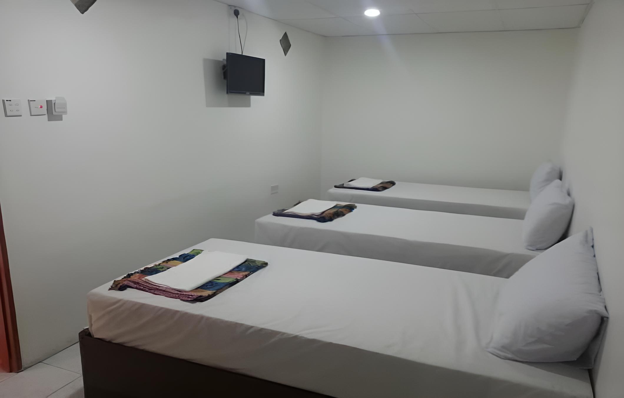 OYO 90273 Mz Hotel