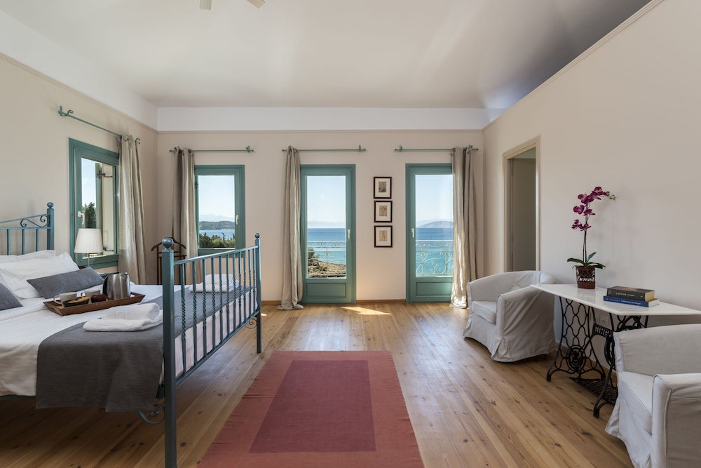 Electra Beachfront Villa