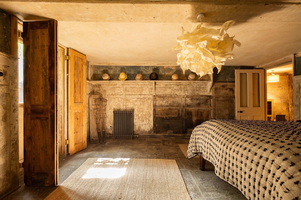 Extraordinary Grade Ii-listed Early Georgian Home