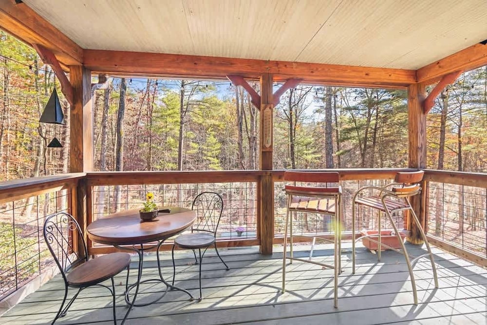 Blue Ridge Beech Cabin