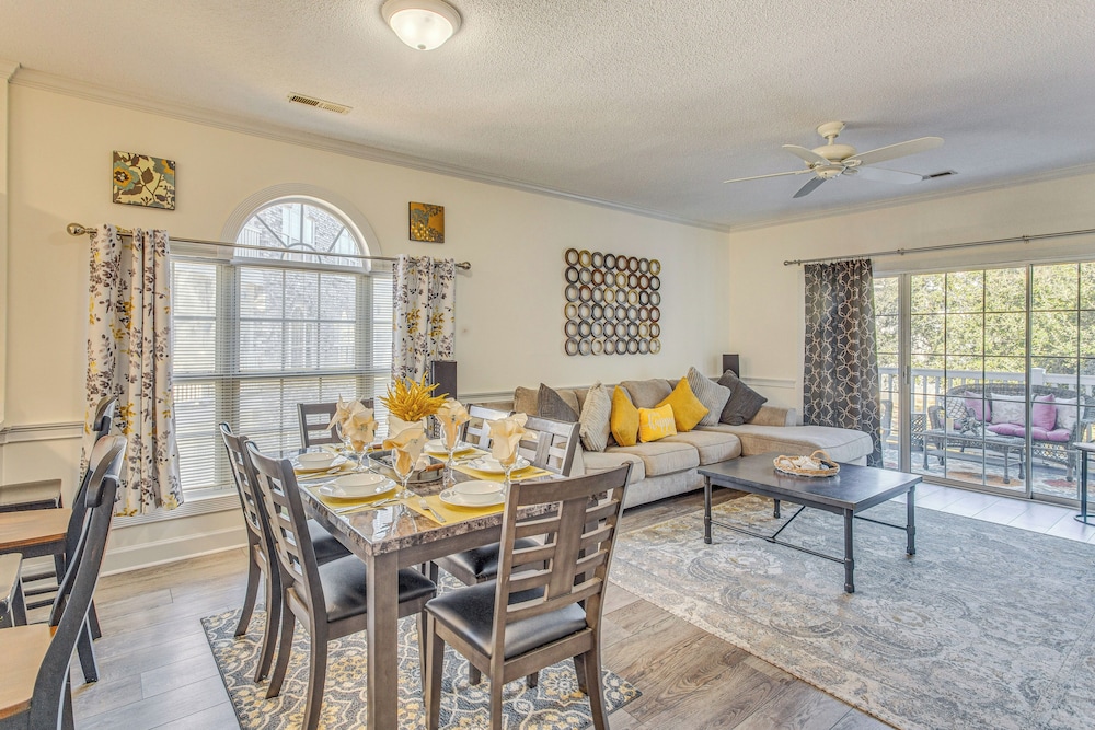 Swim, Putt & Play: Central Condo in Myrtle Beach!