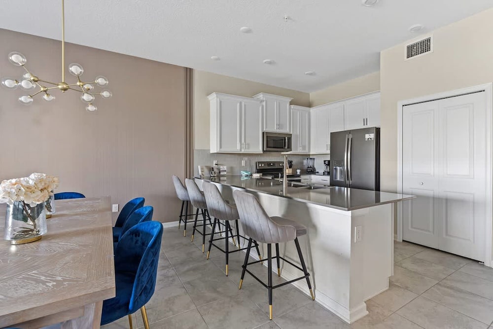 No Stairs 2BR Apartment at Champions Gate