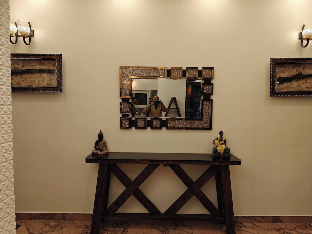 The Paradise - Luxury 3BR Villa Near the Airport in Dehradun