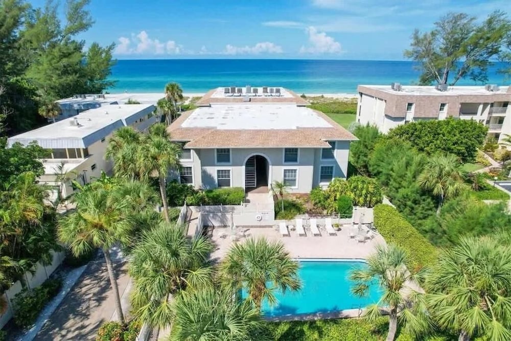Luxury Beachfront Retreat