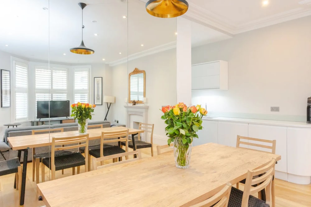 Modern 2 Bedroom Apartment Near Gloucester Road