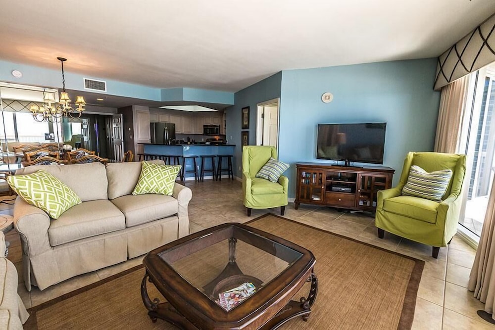 Beach Front Destination 3 Bedroom Holiday Home by Five Star Properties