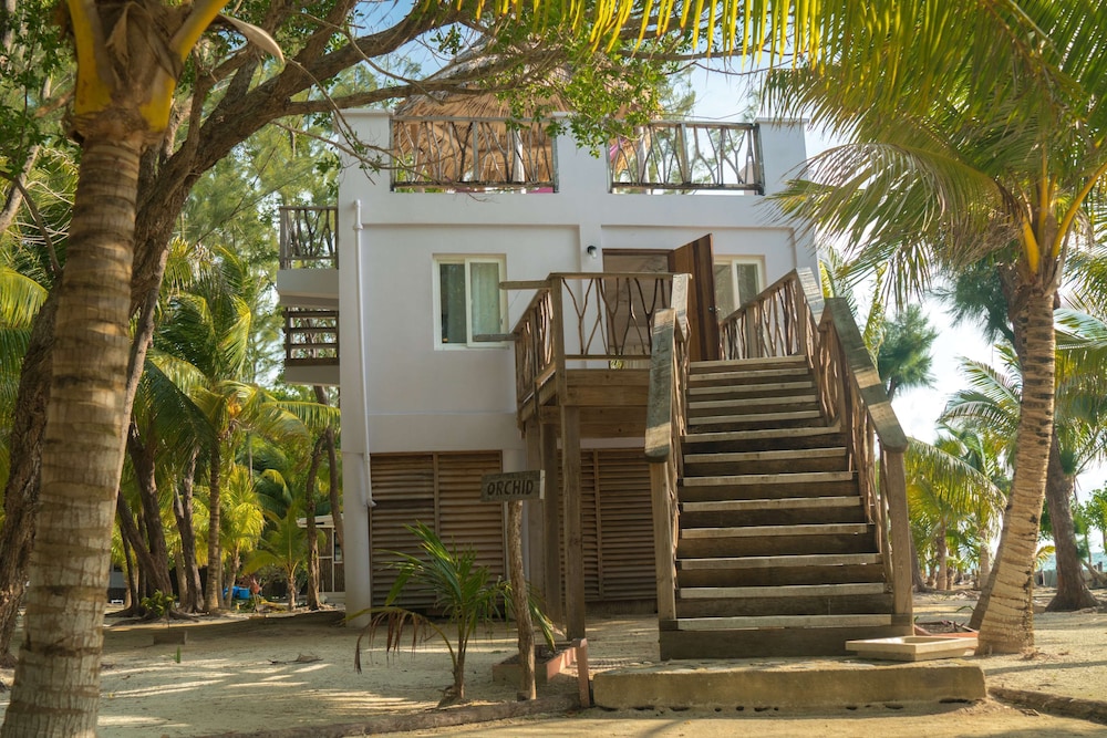 Thatch Caye, a Muy'Ono Resort