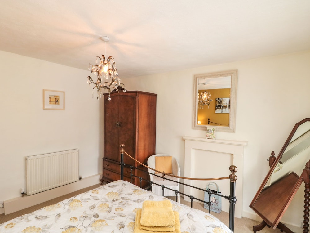 12 Castlegate view 3