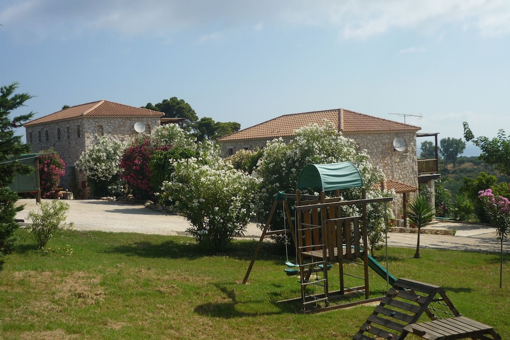 Myrties stone houses photo 4