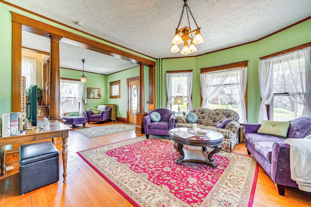 Dog-friendly Atlantic Farmhouse w/ Spacious Yard!