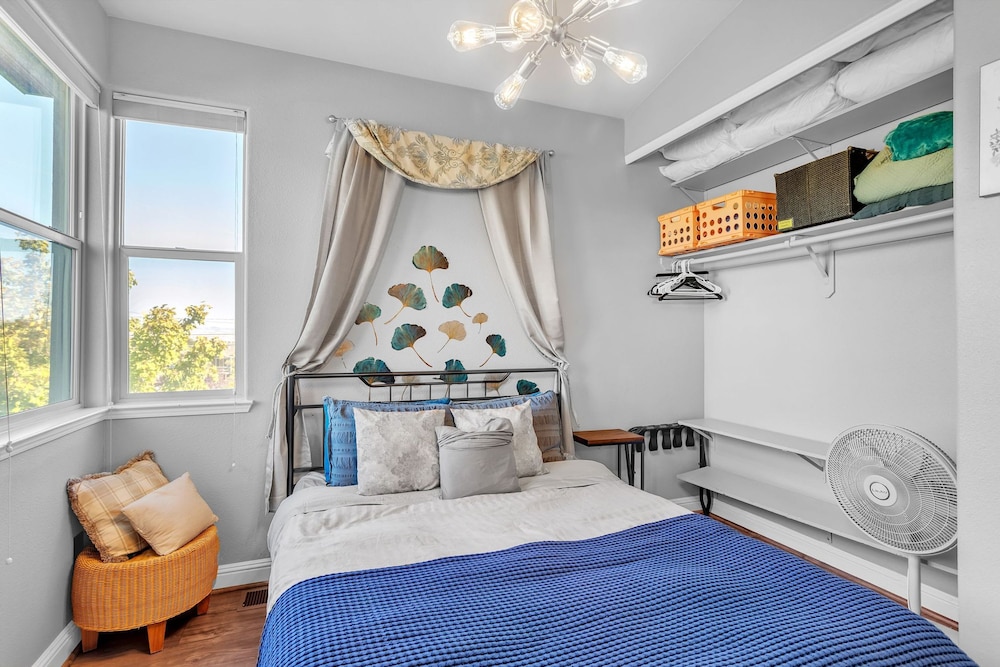Beautiful Sunsets at 3BR Villa in Reno