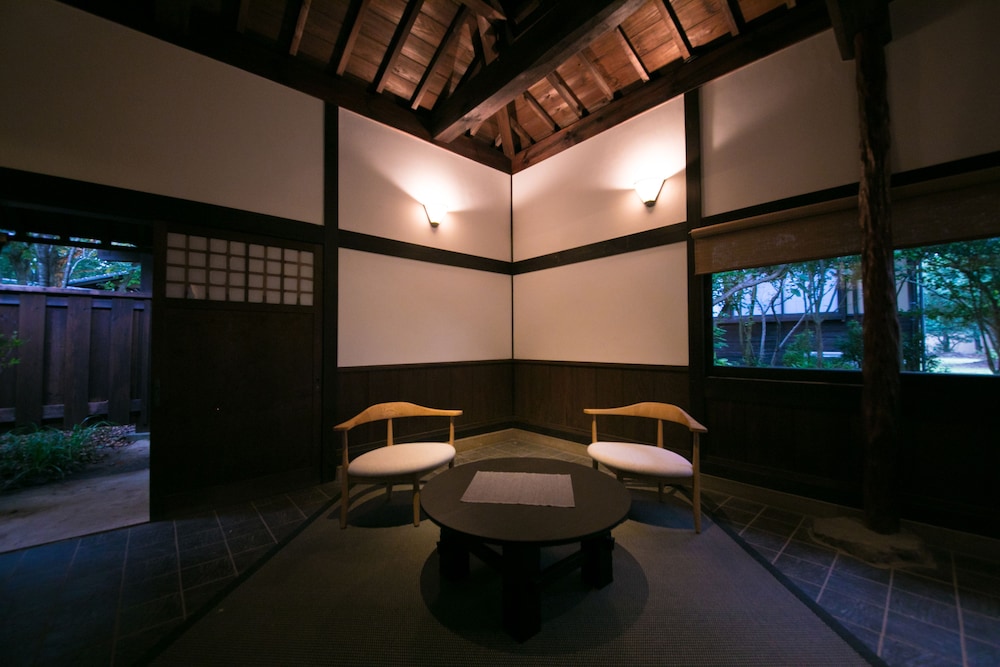 Shukubo Kawaseminoshou - The Kingfisher resort -