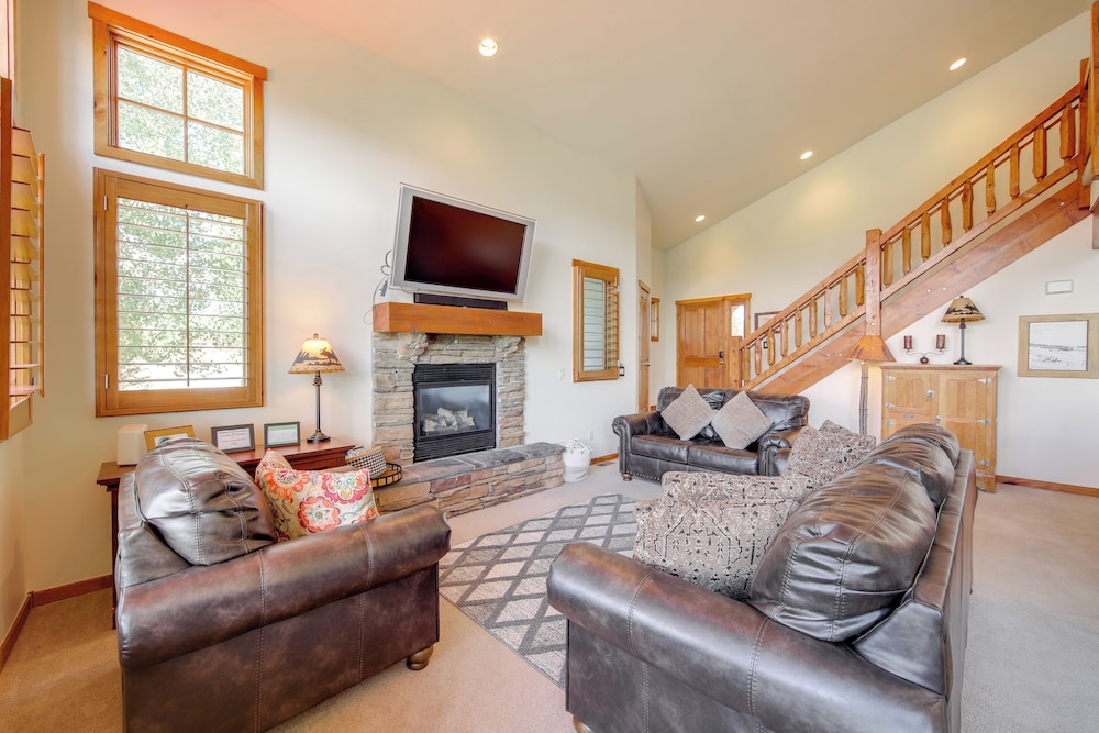 Grand Elk Golf Club On-site: Mtn-view Home w/ Deck