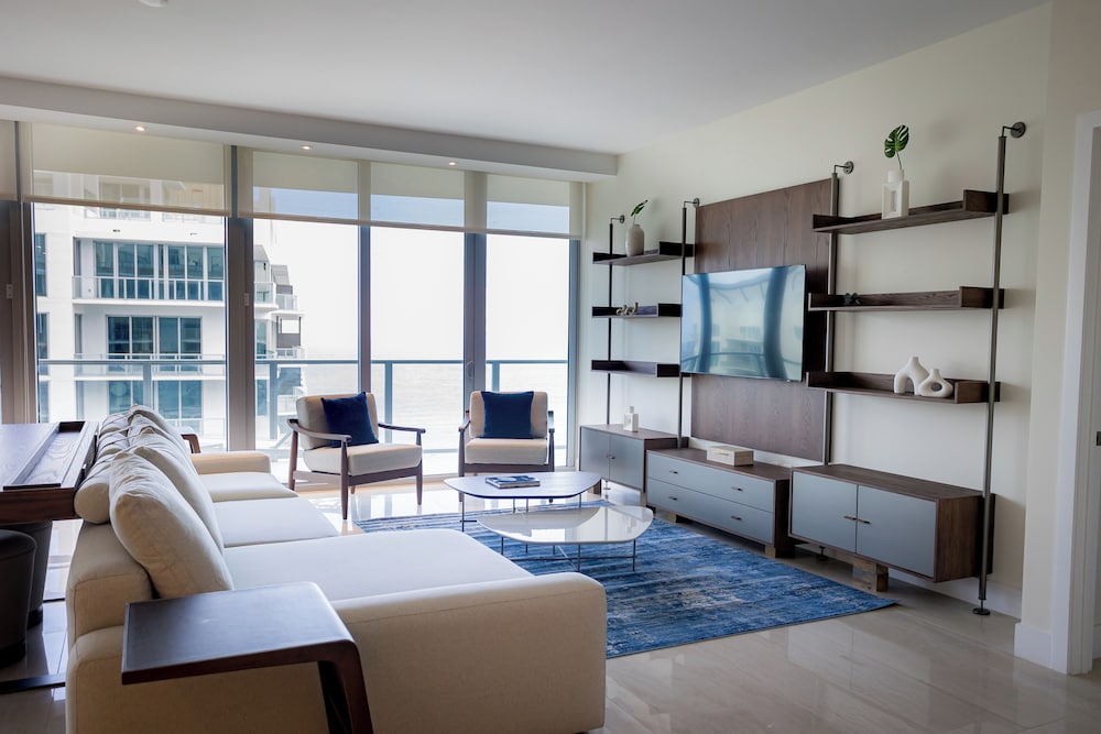 Private Condos at Amrit Ocean Resort
