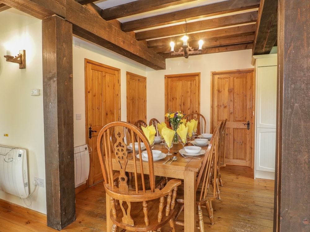 Ash Lodge