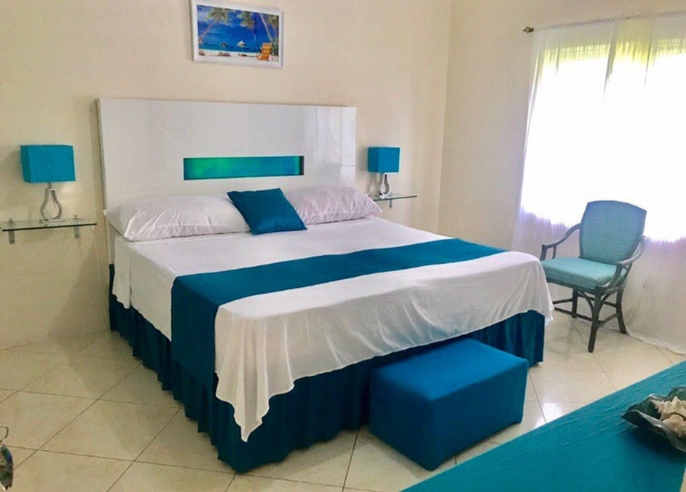 Sea Breeze Rentals view 4