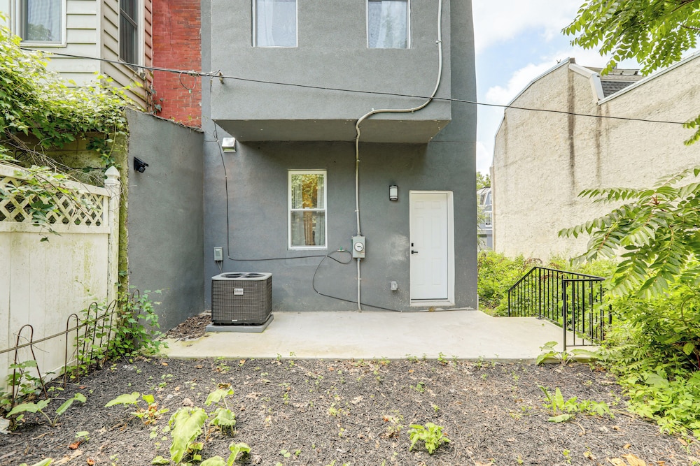 Group Getaway w/ Games & Patio in Philadelphia!