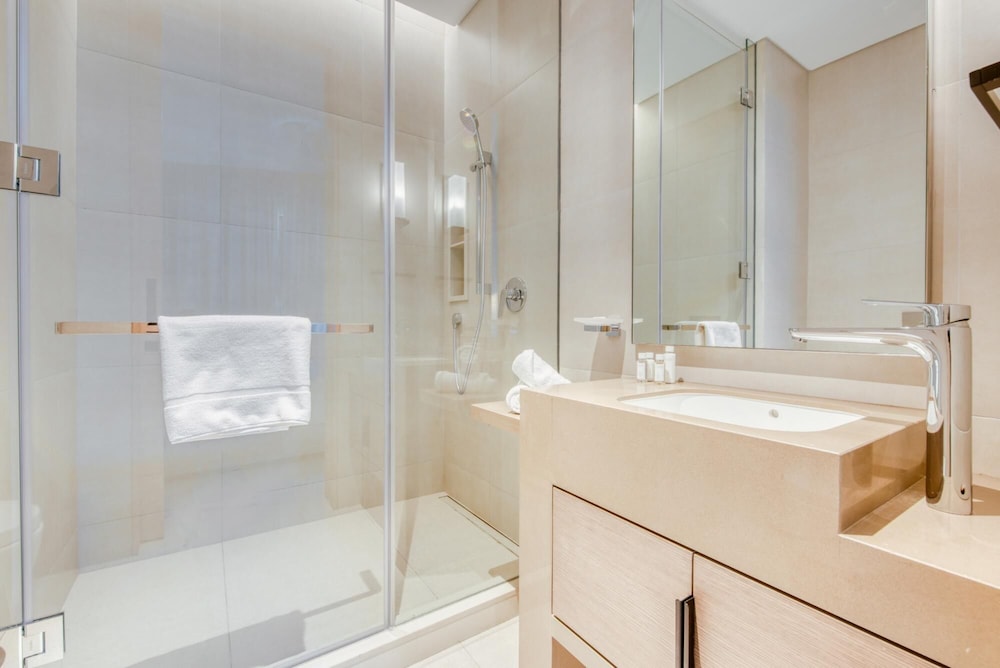 Luxury Sea View 3BR Maid Apt at the Address JBR