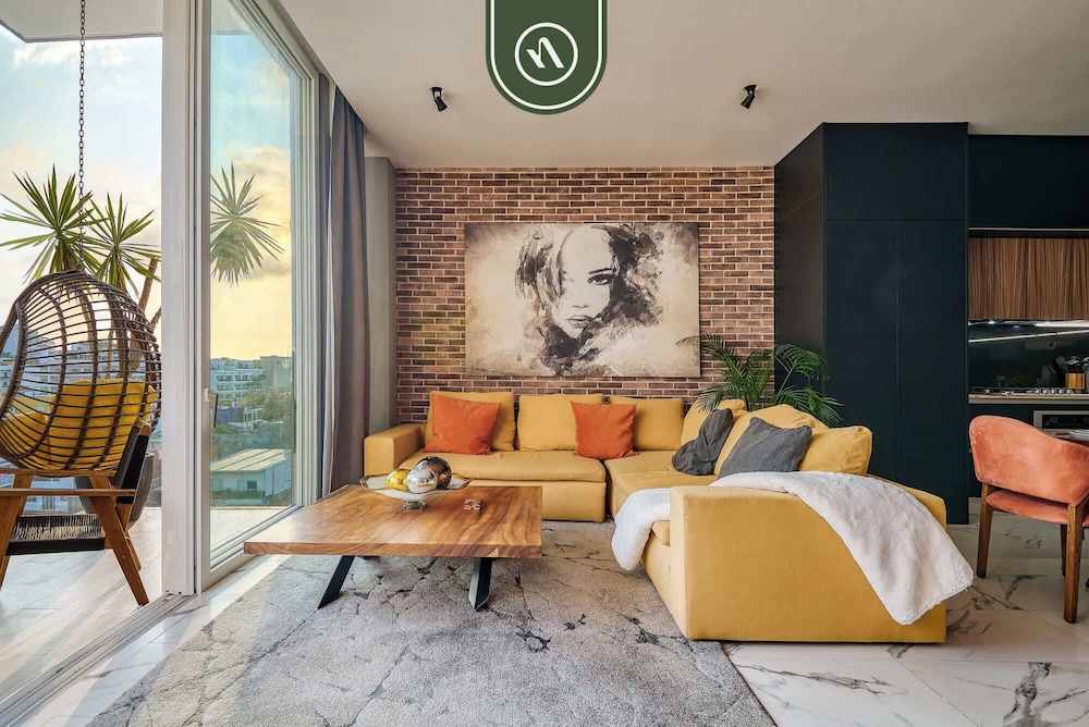 Amazing 1BR Penthouse With Balcony - Gym - Pool