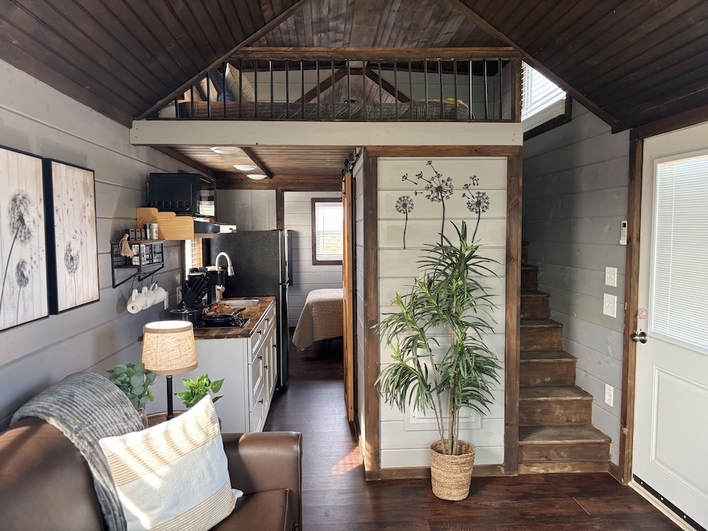 Sojourn Lodging