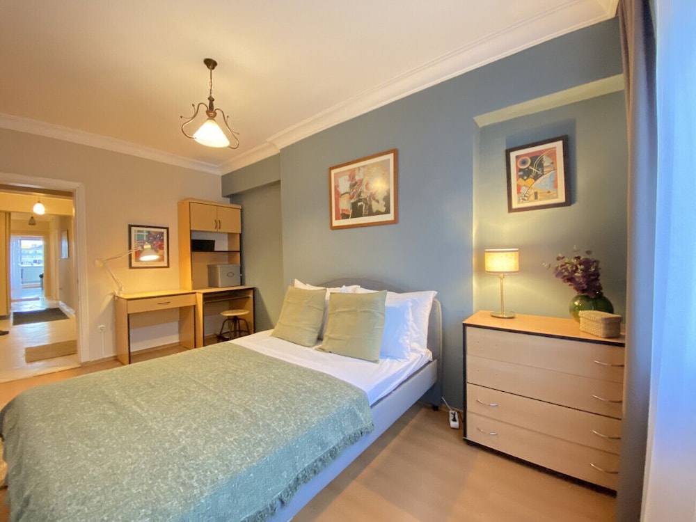 Missafir Sleek Flat in Nisantasi With Terrace