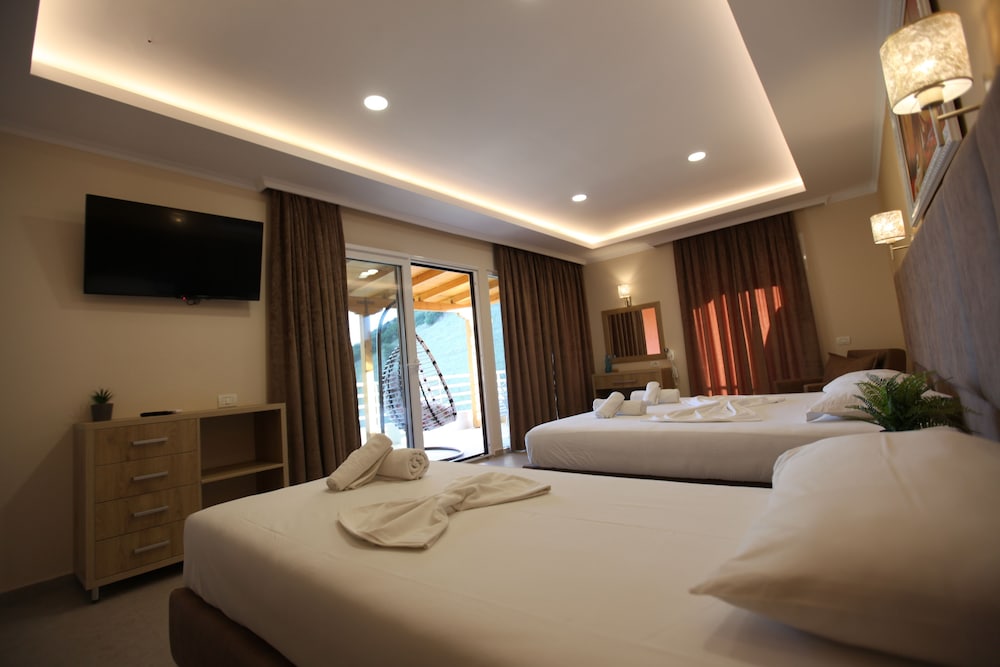 Karos Hotel Llaman