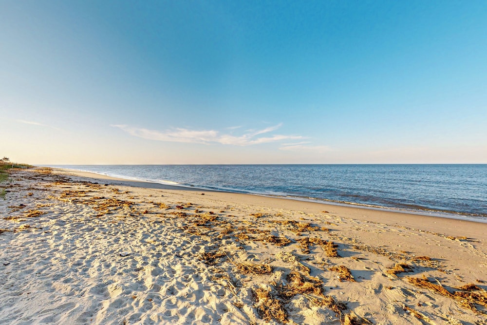 5BR Beachfront Home w/ Large Deck, Grill, W & D