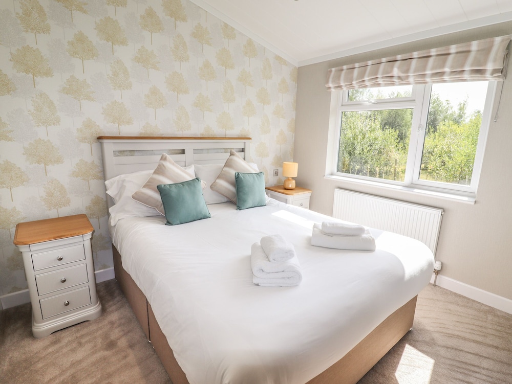 40 Delamere Point