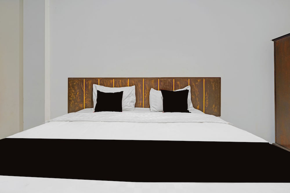 OYO 94802 Hotel Prima