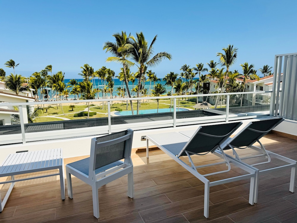 Playa Palmera Beach Front Apartments