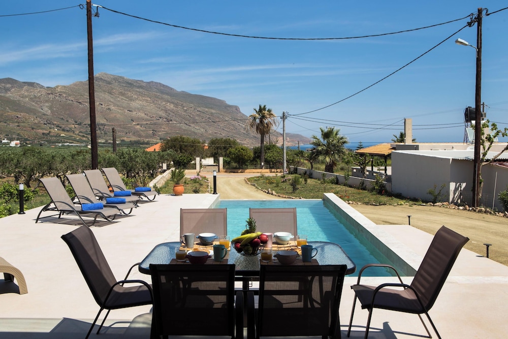 Amfitriti Villa