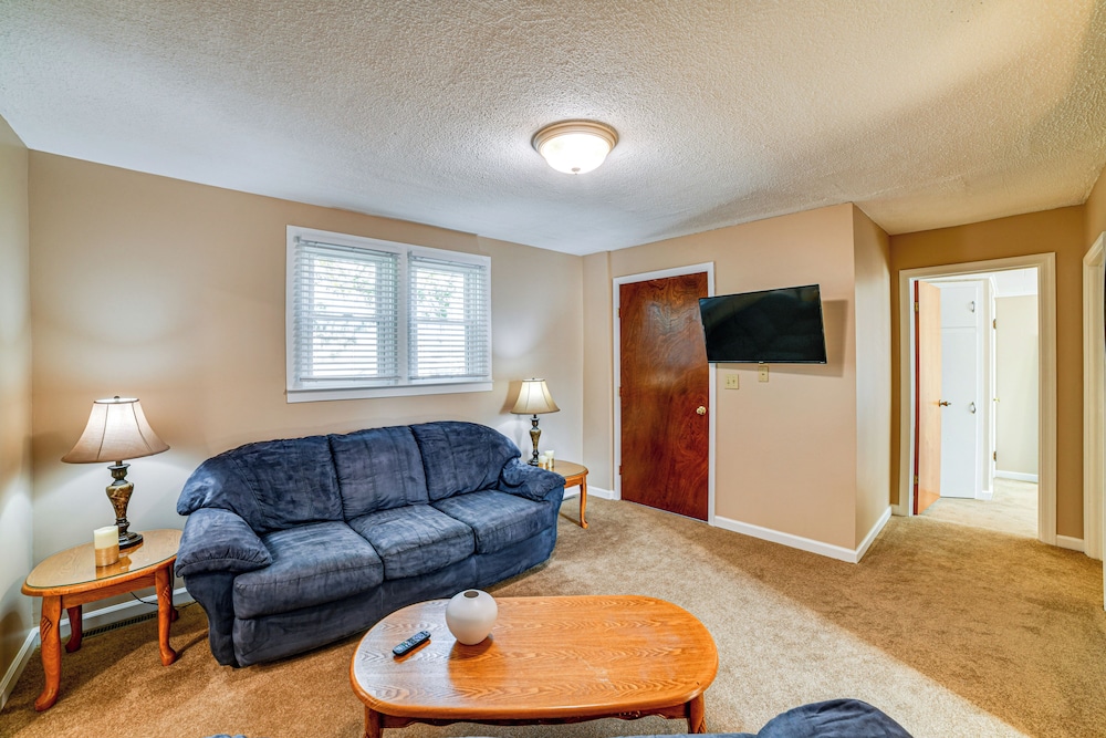 < 2 Mi to Suny Cortland: Unit w/ Private Parking
