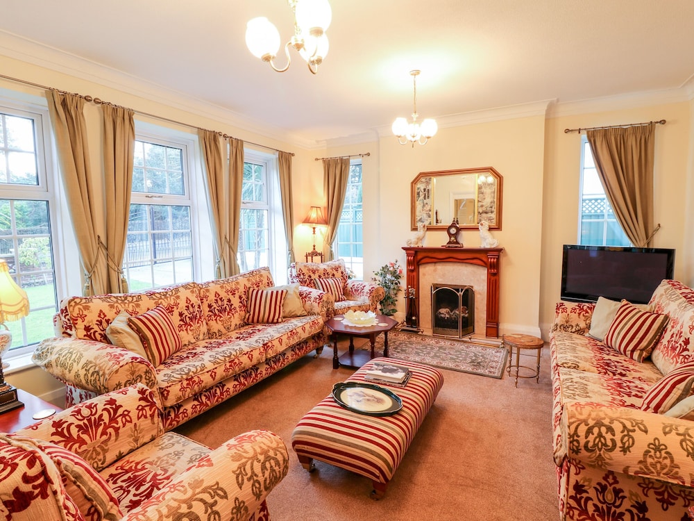 Yardley Manor