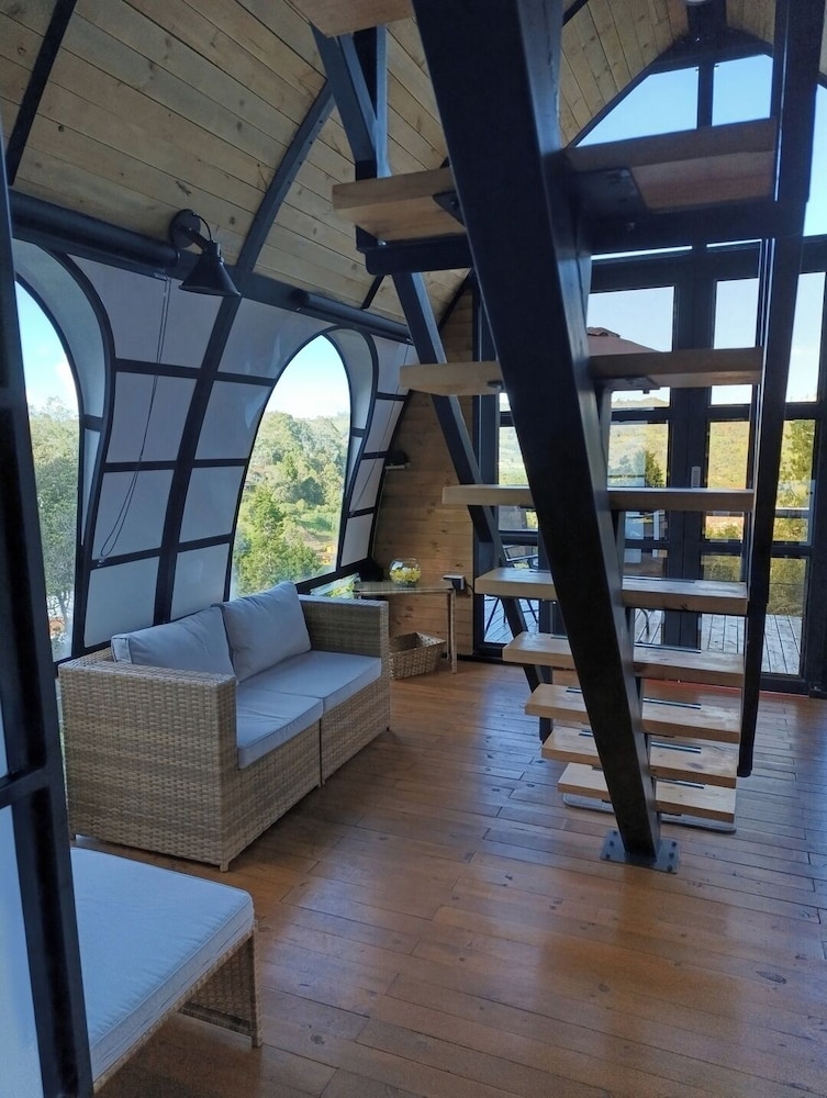 Lakeside Glamping With View, Fire Pit & Hammock