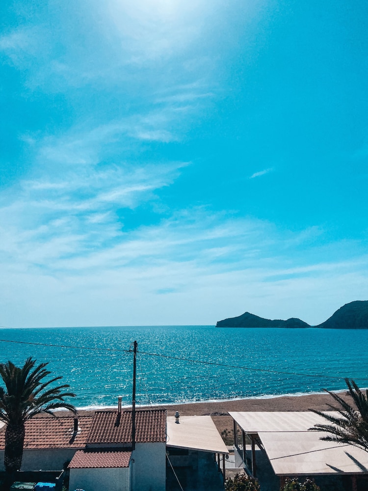 Azure Mare Studios view 5