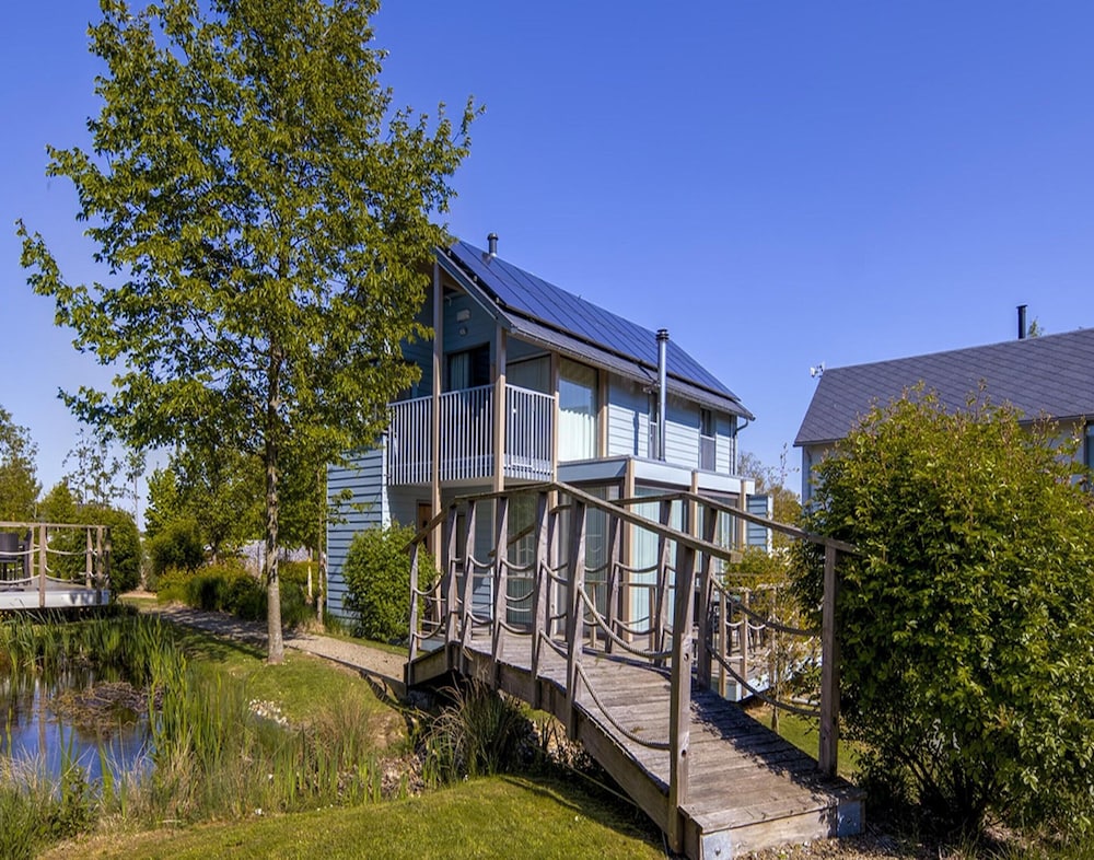 Family Villa by the Lake