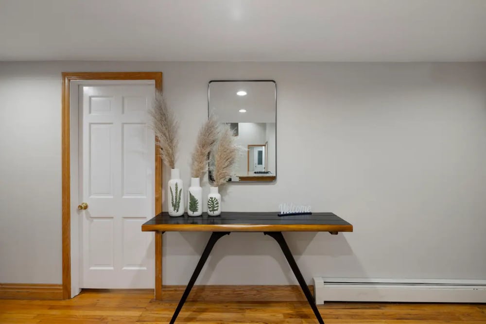 Cozy Winter Escape 1 Hr From NYC Trails Nearby