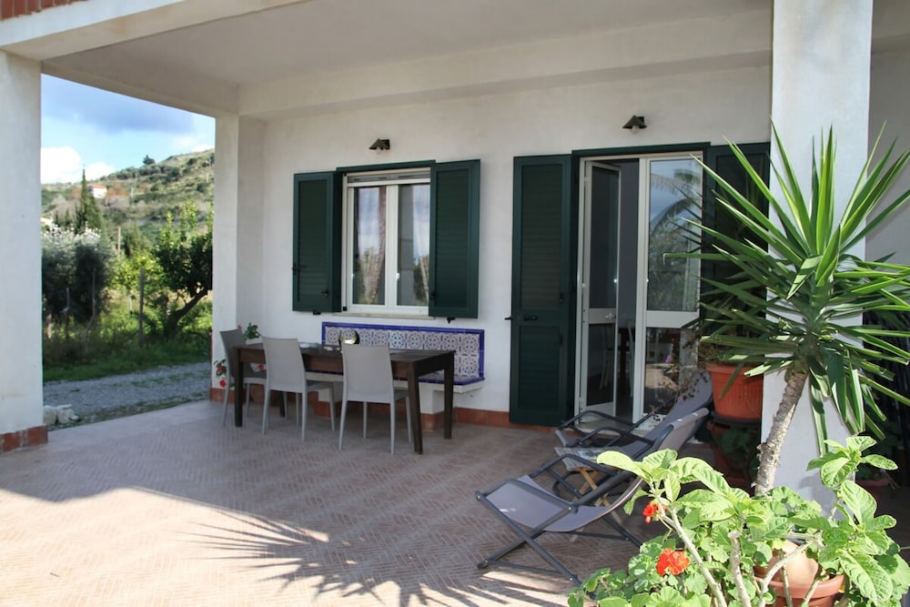 Tenuta Piana 1: Direct Access to the sea