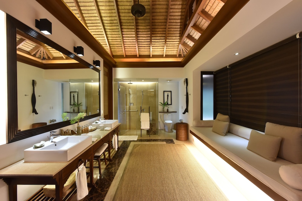 Pangulasian Island Resort