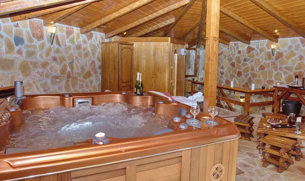 Oneiro Resort