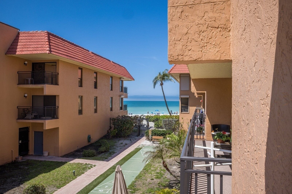 Playa Encantada 106 2 Bedroom Condo